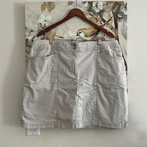 Karen Scott size 18W beige skirt